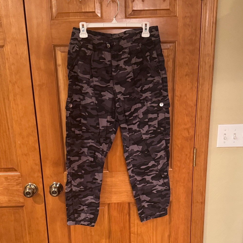 Calvin Klein Performance Women's Black Camouflage Cargo Pants